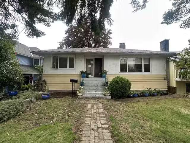 House for sale in North Vancouver, North Vancouver, 313 E 13th.