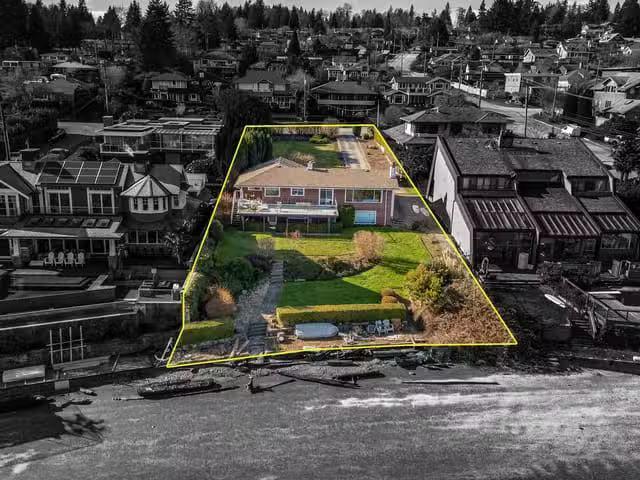 House for sale in North Vancouver, North Vancouver, 450 Beachv.