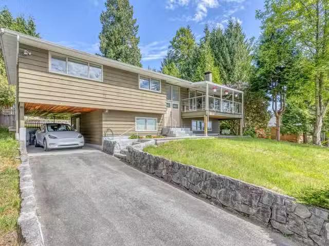 House for sale in North Vancouver, North Vancouver, 4902 Range.