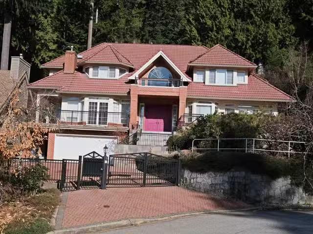 House for sale in North Vancouver, North Vancouver, 4989 Chale.