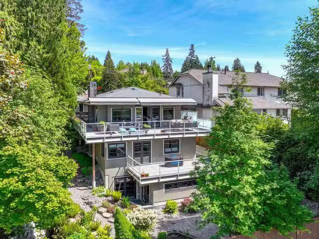 House for sale in North Vancouver, North Vancouver, 4041 Prosp.