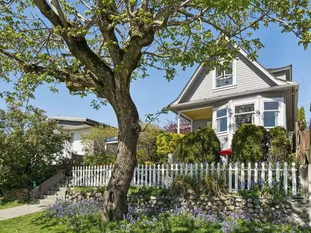 House for sale in North Vancouver, North Vancouver, 408 E 2nd.