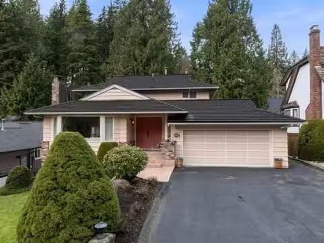 House for sale in North Vancouver, North Vancouver, 5427 Cliff.