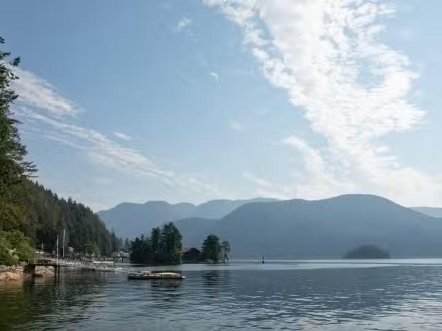House for sale in North Vancouver, North Vancouver, 5439 India.
