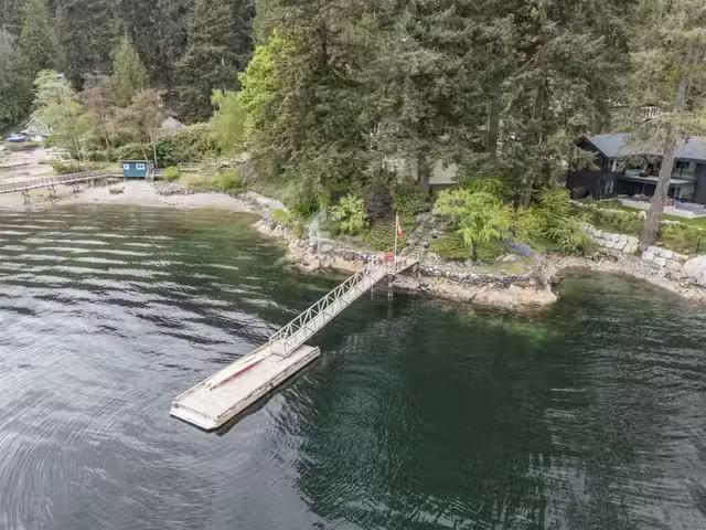 House for sale in North Vancouver, North Vancouver, 5445 India.
