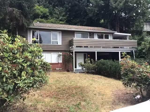 House for sale in North Vancouver, North Vancouver, 528 Greenw.