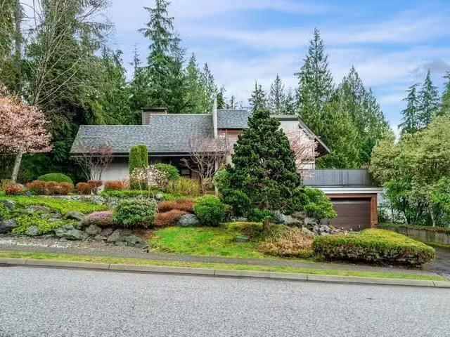 House for sale in North Vancouver, North Vancouver, 5344 Cliff.