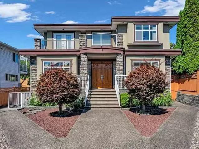House for sale in North Vancouver, North Vancouver, 648 E 3rd.