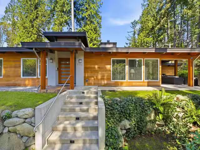House for sale in North Vancouver, North Vancouver, 672 E St J.