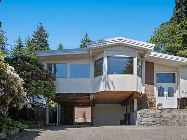 House for sale in North Vancouver, North Vancouver, 697 Plymou.