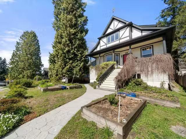 House for sale in North Vancouver, North Vancouver, 628 E 5th.