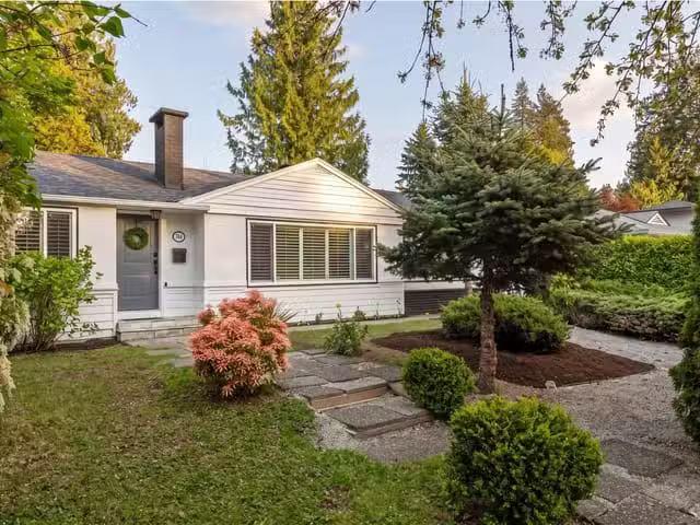 House for sale in North Vancouver, North Vancouver, 744 Kilkee.
