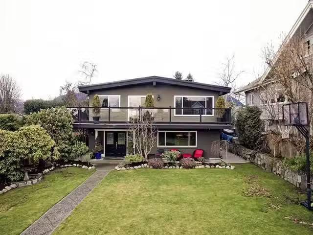 House for sale in North Vancouver, North Vancouver, 720 E 9th.