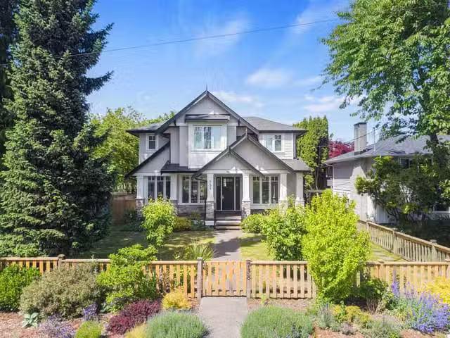 House for sale in North Vancouver, North Vancouver, 738 E 13th.