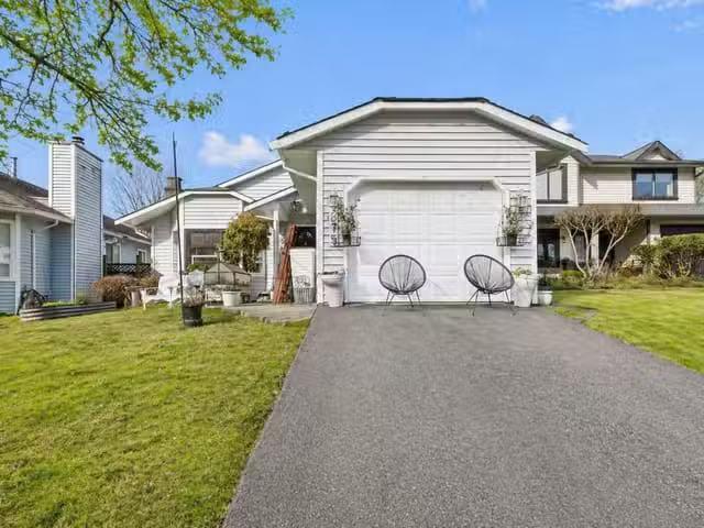 House for sale in North Vancouver, North Vancouver, 875 Portea.