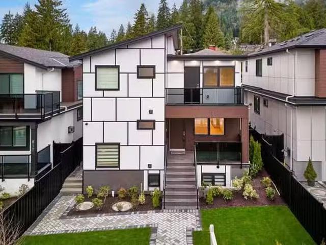 House for sale in North Vancouver, North Vancouver, 806 Montro.