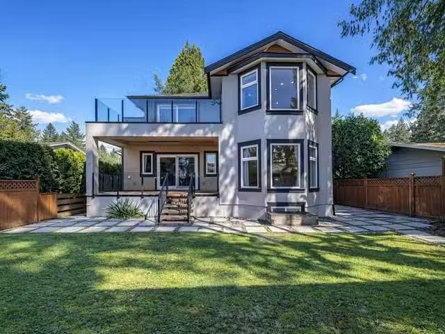House for sale in North Vancouver, North Vancouver, 839 W 20th.