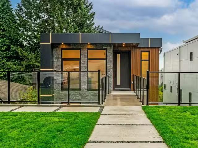 House for sale in North Vancouver, North Vancouver, 973 Adderl.