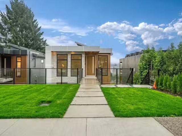 House for sale in North Vancouver, North Vancouver, 971 Adderl.