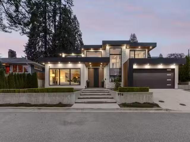 House for sale in North Vancouver, North Vancouver, 976 Melbou.