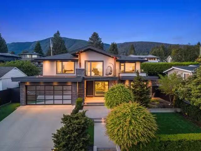 House for sale in North Vancouver, North Vancouver, 920 Melbou.