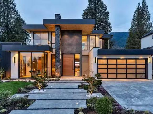 House for sale in North Vancouver, North Vancouver, 922 Wentwo.