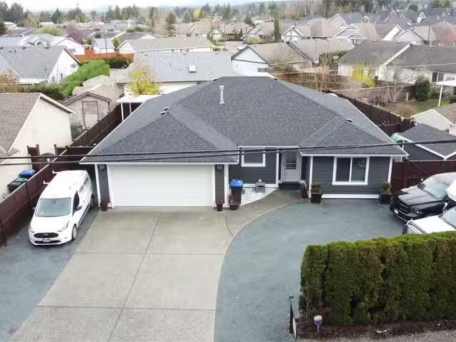 House for sale in Parksville, 308 Church Rd, 1034540