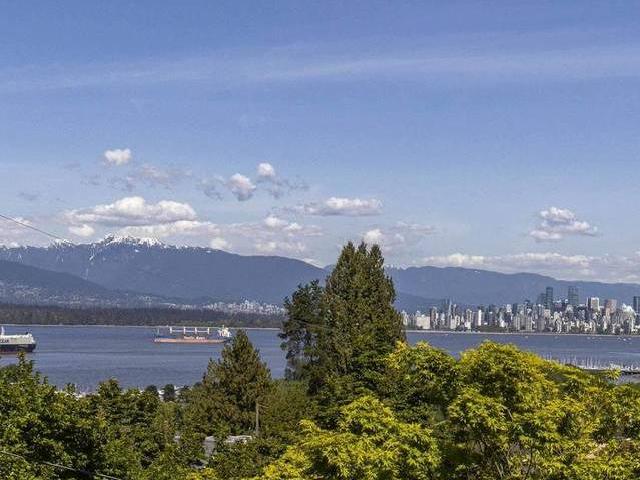 House for sale in Point Grey Vancouver Vancouver West 4582 W 3rd Avenue 262799589