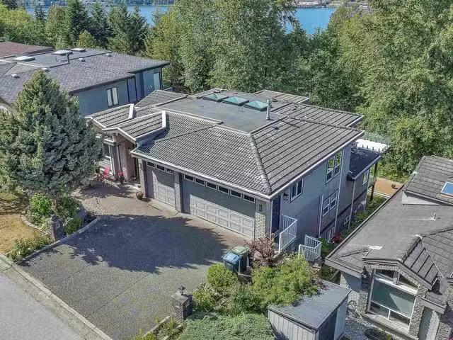 House for sale in Port Moody, Port Moody, 13 Shoreline Circle.