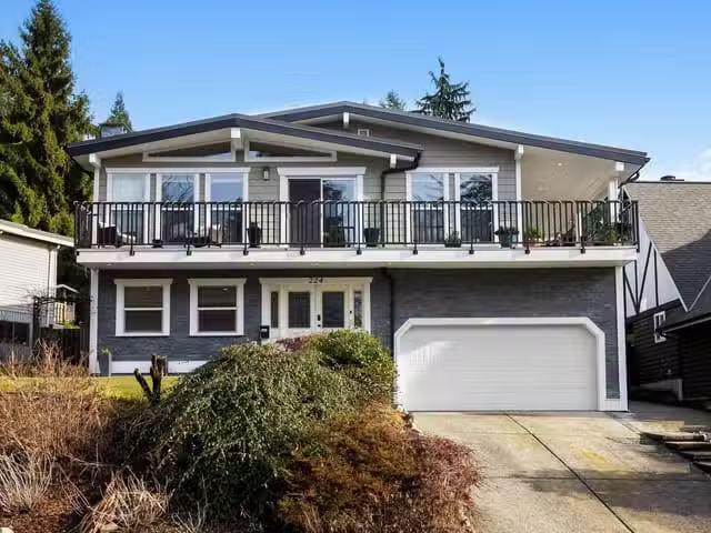 House for sale in Port Moody, Port Moody, 224 April Road, 2631.