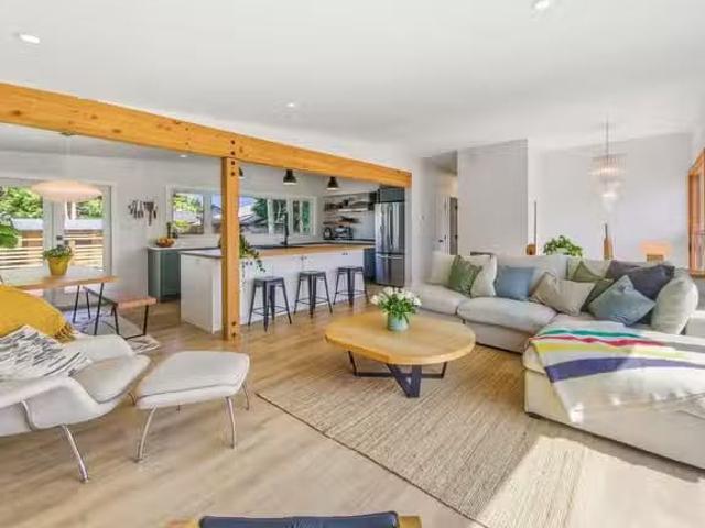 House for sale in Port Moody, Port Moody, 308 Mount Royal Driv.