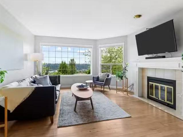 House for sale in Port Moody, Port Moody, 84 Ravine Drive, 263.