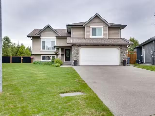 House for sale in Prince George, PG City South West, 7556 Houg.