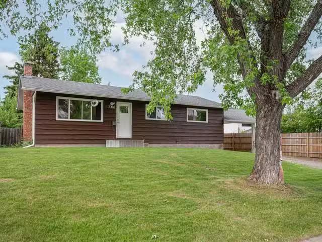 House for sale in Prince George, PG City West, 766 Ochakwin Cr.