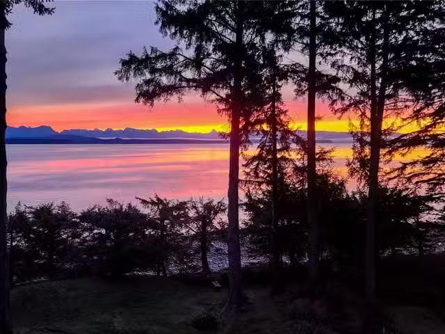House for sale in Quadra Island, 145 Petroglyph Way, 1038136
