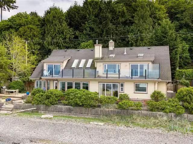 House for sale in Qualicum Beach, 2995 Island W Hwy, 1036310