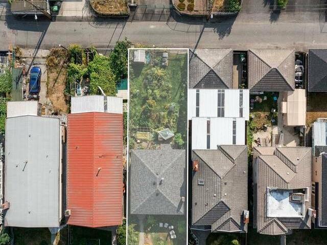 House for sale in Renfrew Heights Vancouver Vancouver East 2854 E 15th Avenue 262750481