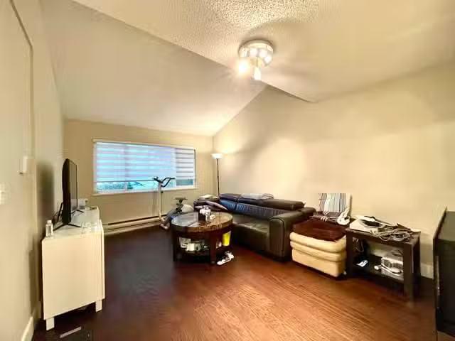 House for sale in Richmond, Richmond, 4231 Corless Road, 26313.