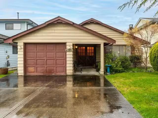 House for sale in Richmond, Richmond, 4395 Hermitage Drive, 26.