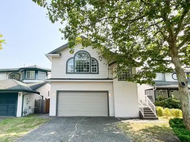 House for sale in Richmond, Richmond, 5240 Oliver Drive, 26314.