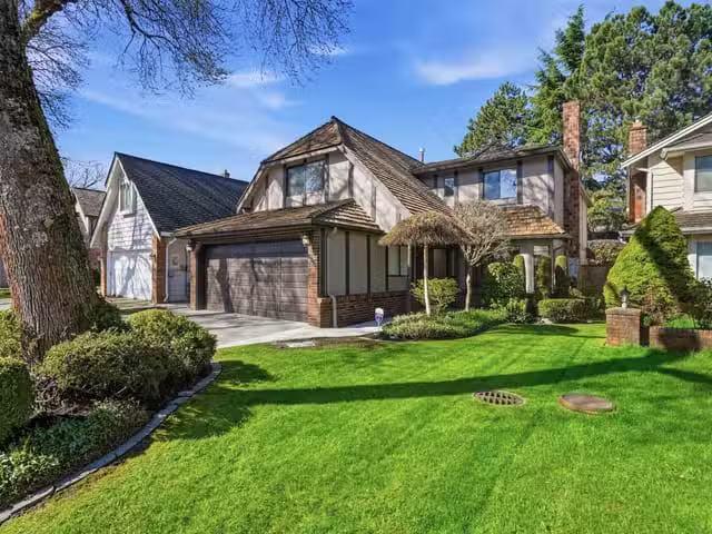House for sale in Richmond, Richmond, 6215 Garnet Drive, 26313.