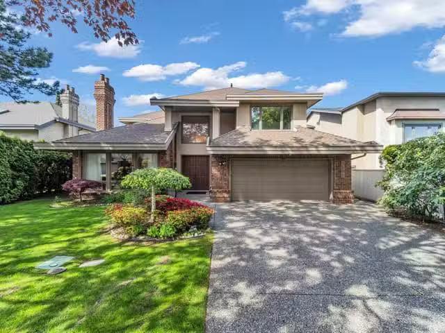 House for sale in Richmond, Richmond, 7591 Tweedsmuir Avenue.