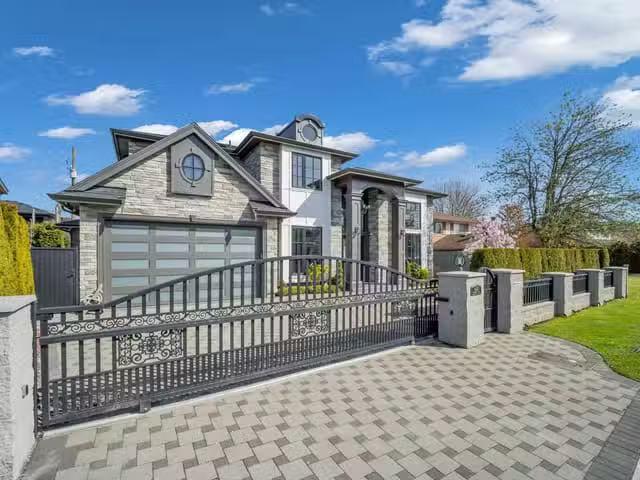 House for sale in Richmond, Richmond, 8460 Fairway Road, 26314.