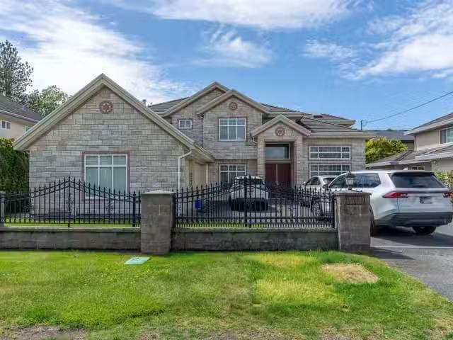 House for sale in Richmond, Richmond, 9291 Kirkmond Crescent.