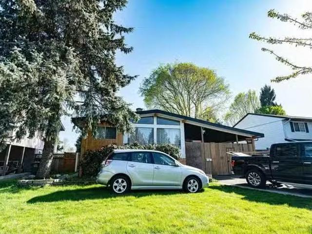 House for sale in Richmond, Richmond, 10280 Amethyst Avenue, 2.