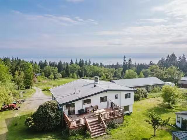 House for sale in Roberts Creek, Sunshine Coast, 1972 Ranch Ro.