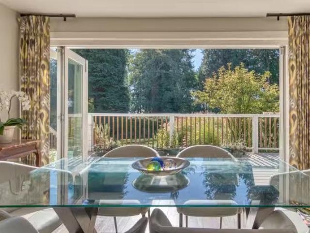 House for sale in Roberts Creek, Sunshine Coast, 3258 Beach Av.