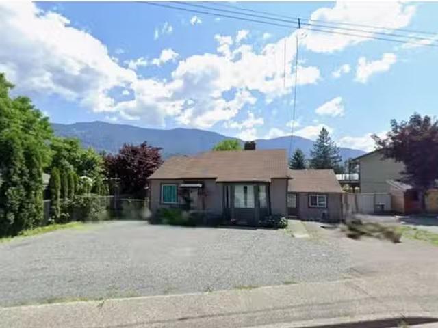 House for sale in Rosedale, East Chilliwack, 50970 Yale Road.