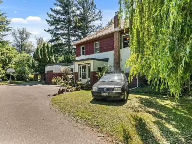 House for sale in Rosedale, East Chilliwack, 51098 Yale Road.