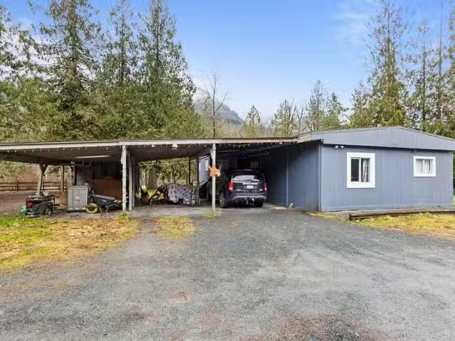 House for sale in Sardis Chwk River Valley, Sardis, 3975 Bou.